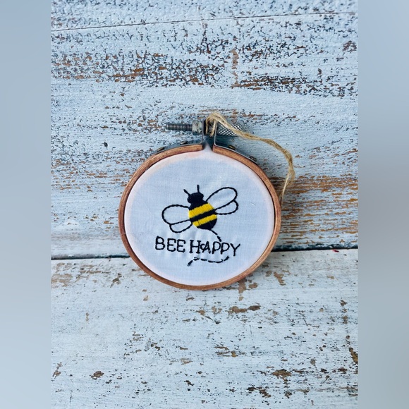 *Bee Sampler Ornament Bee Happy - Picture 9 of 11